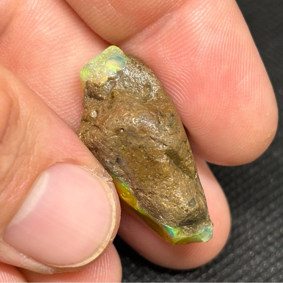 Vividly Bright Professional Grade Rough Ethiopian Opal For Lapidary Cutting - Picture 9 of 10